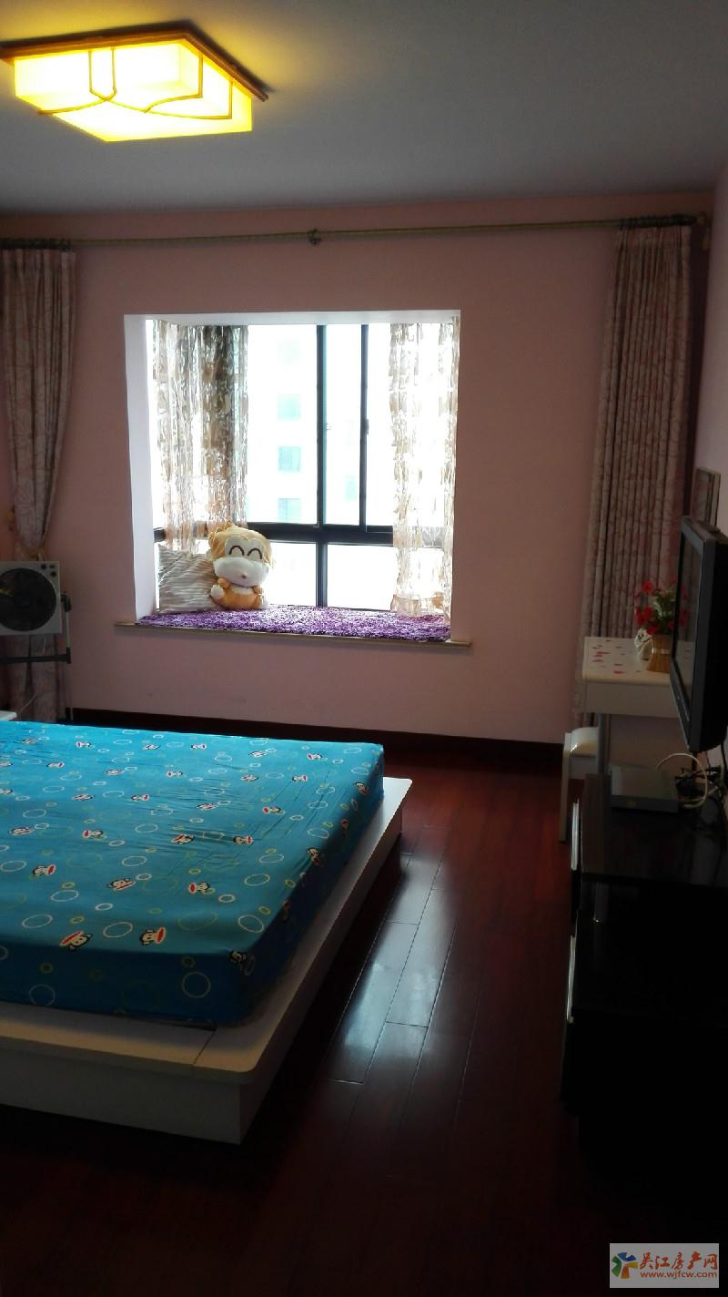 上海城 3室2厅2卫 143.96平米 东边 112万出售