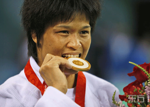 女柔52公斤级决赛 冼东妹夺取中国第五金牌